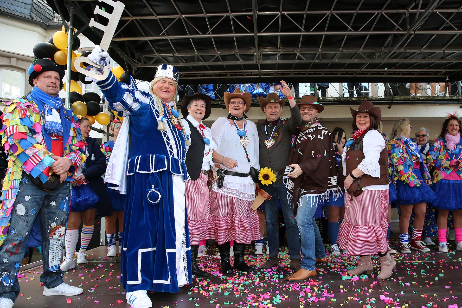 Wild West Wiehl: Bielsteiner Jecken erobern Rathaus