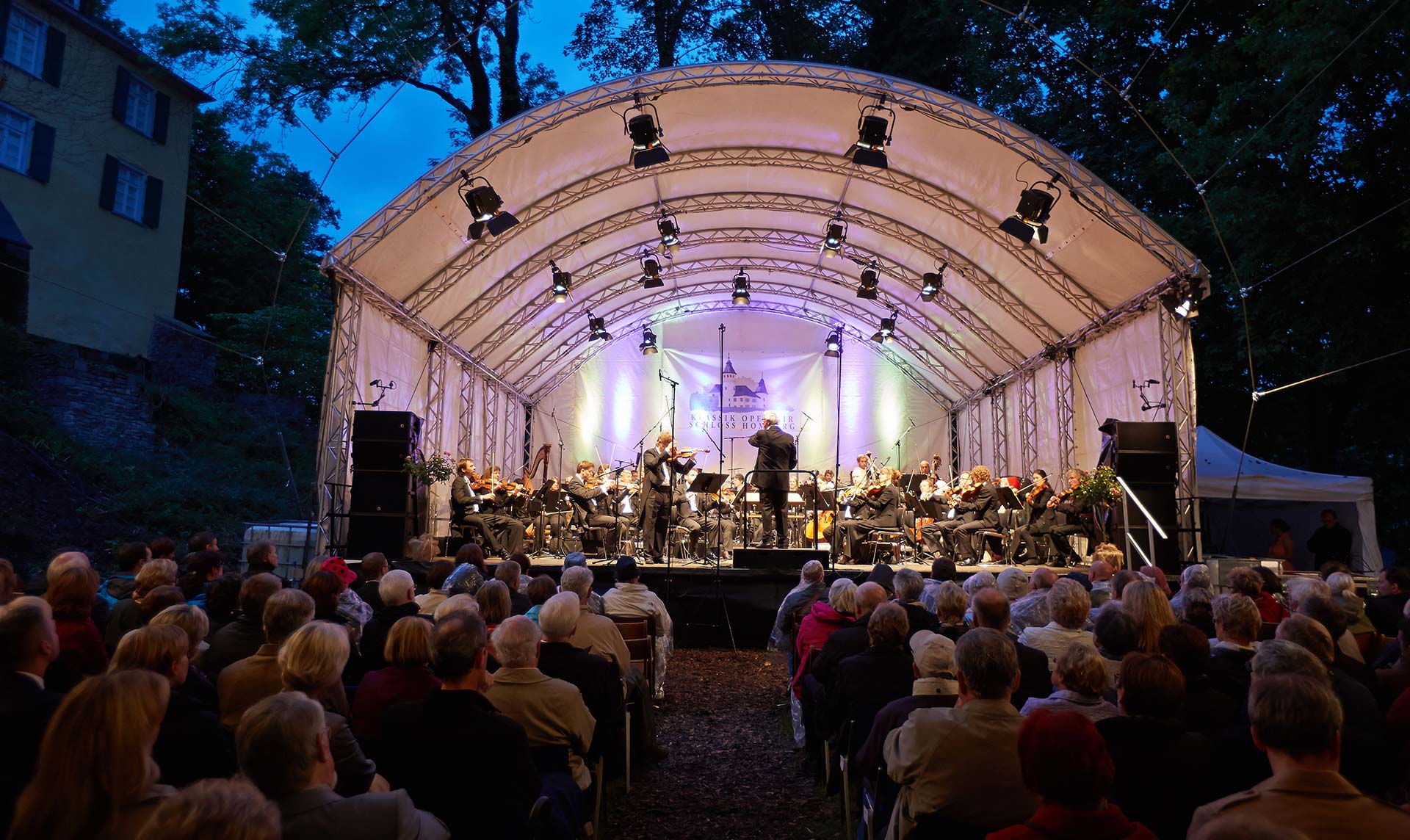 „Violini virtuosi!“ – Klassik Open Air auf Schloss Homburg am 26. Juni 2022