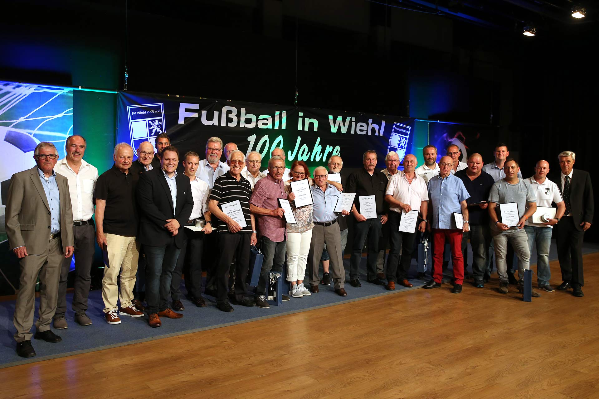 FV Wiehl Festkommers in der Wiehltalhalle zu „100 Jahre Fußball in Wiehl“