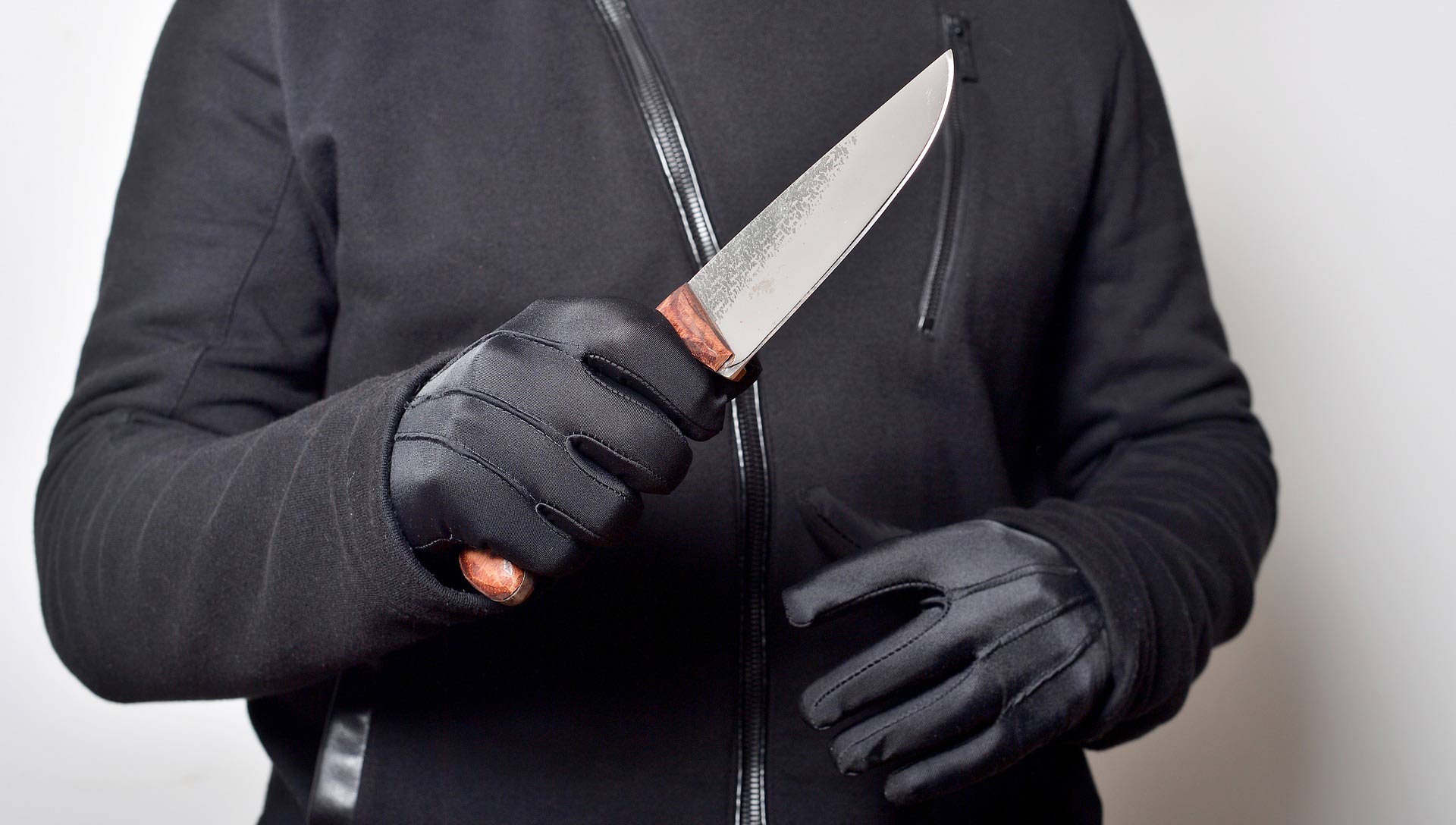 Streit eskalierte:  19-Jähriger mit Messer schwer verletzt