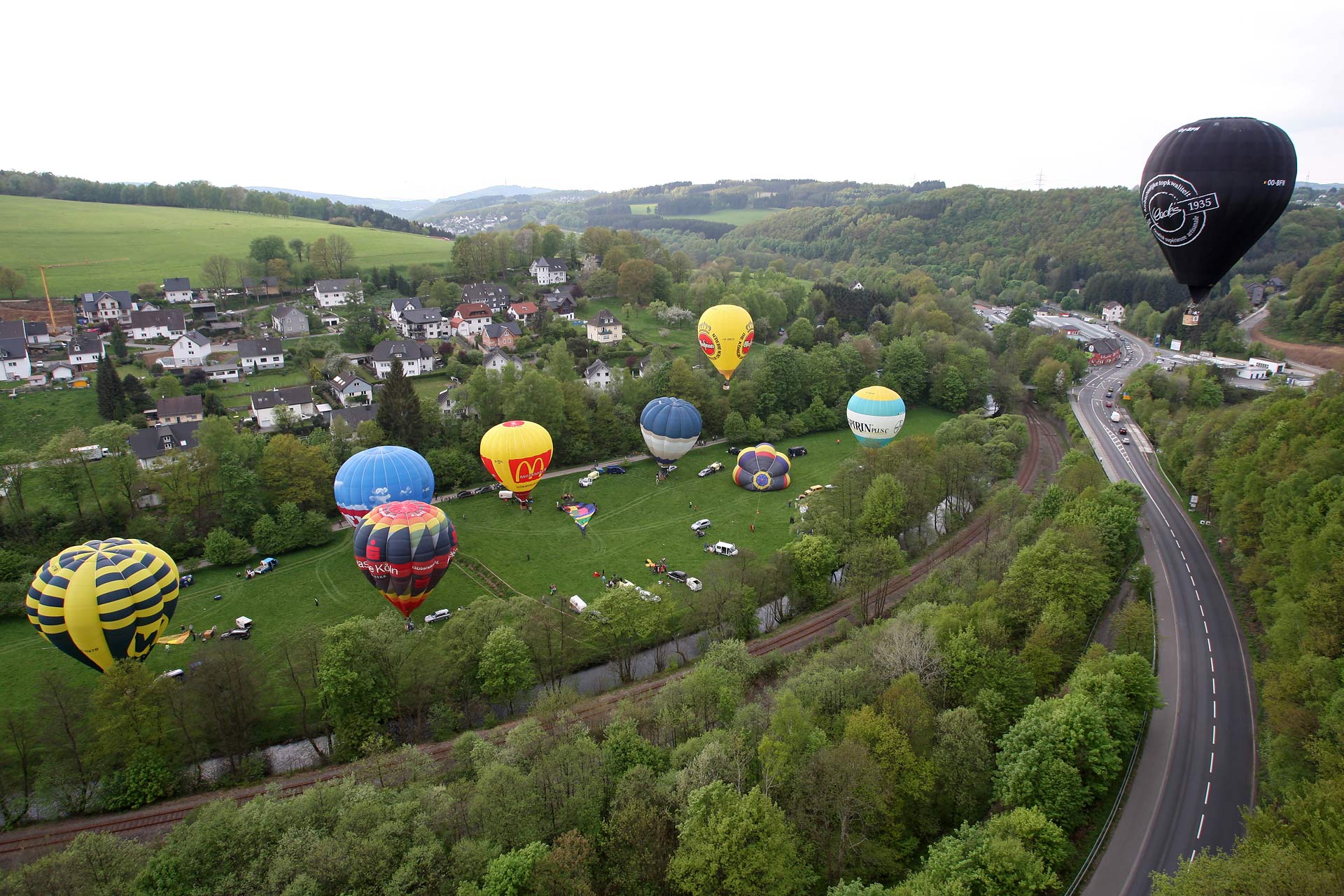 Heißluftballonfahren in Wiehl: Landesmeisterschaft gestartet