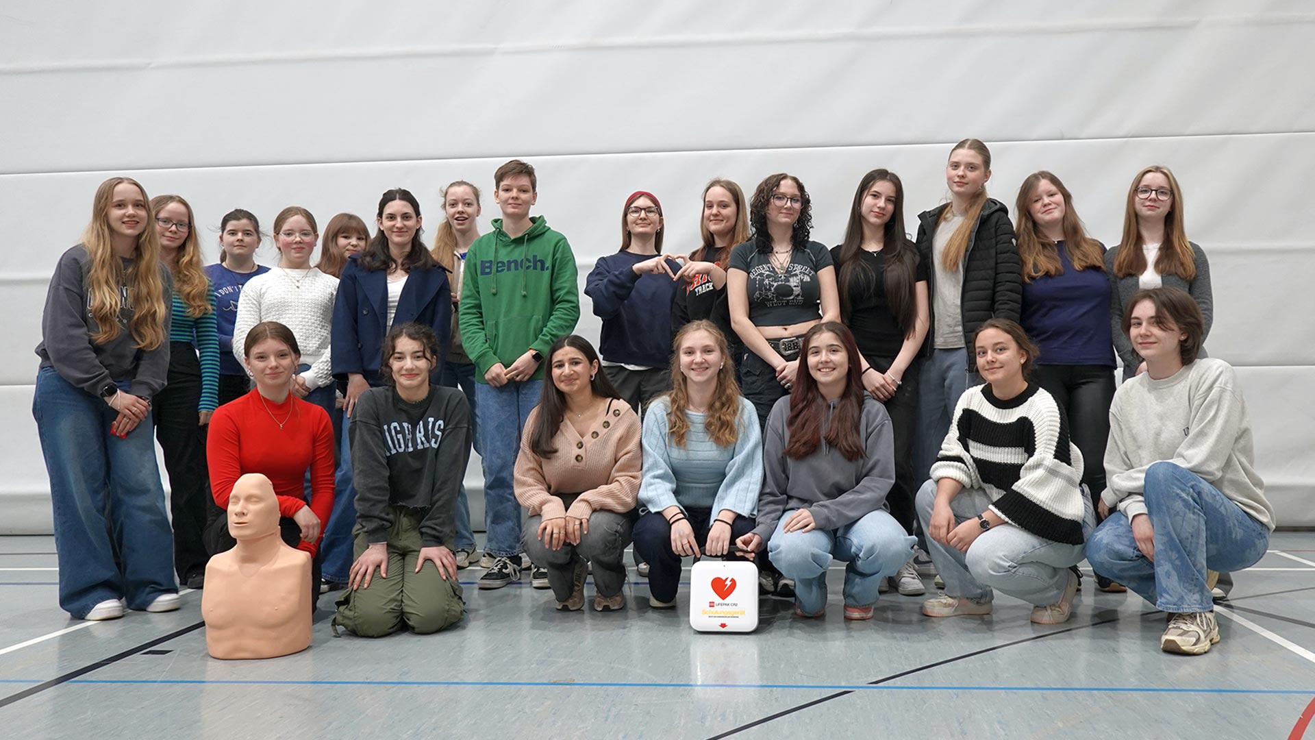 Laienreanimation am Dietrich-Bonhoeffer-Gymnasium Wiehl: Schülerinnen und Schüler lernen Leben zu retten